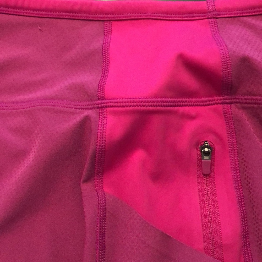 Athleta Action Skort in Dobby 14.5” Fuschia size Medium - Picture 7 of 12